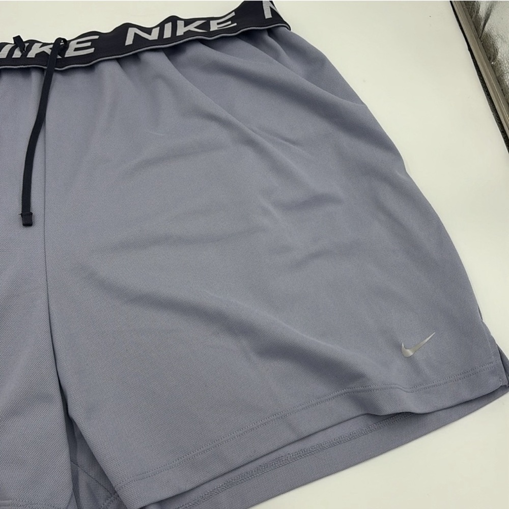 Nike Dri-FIT Attack Shorts - Picture 3 of 3